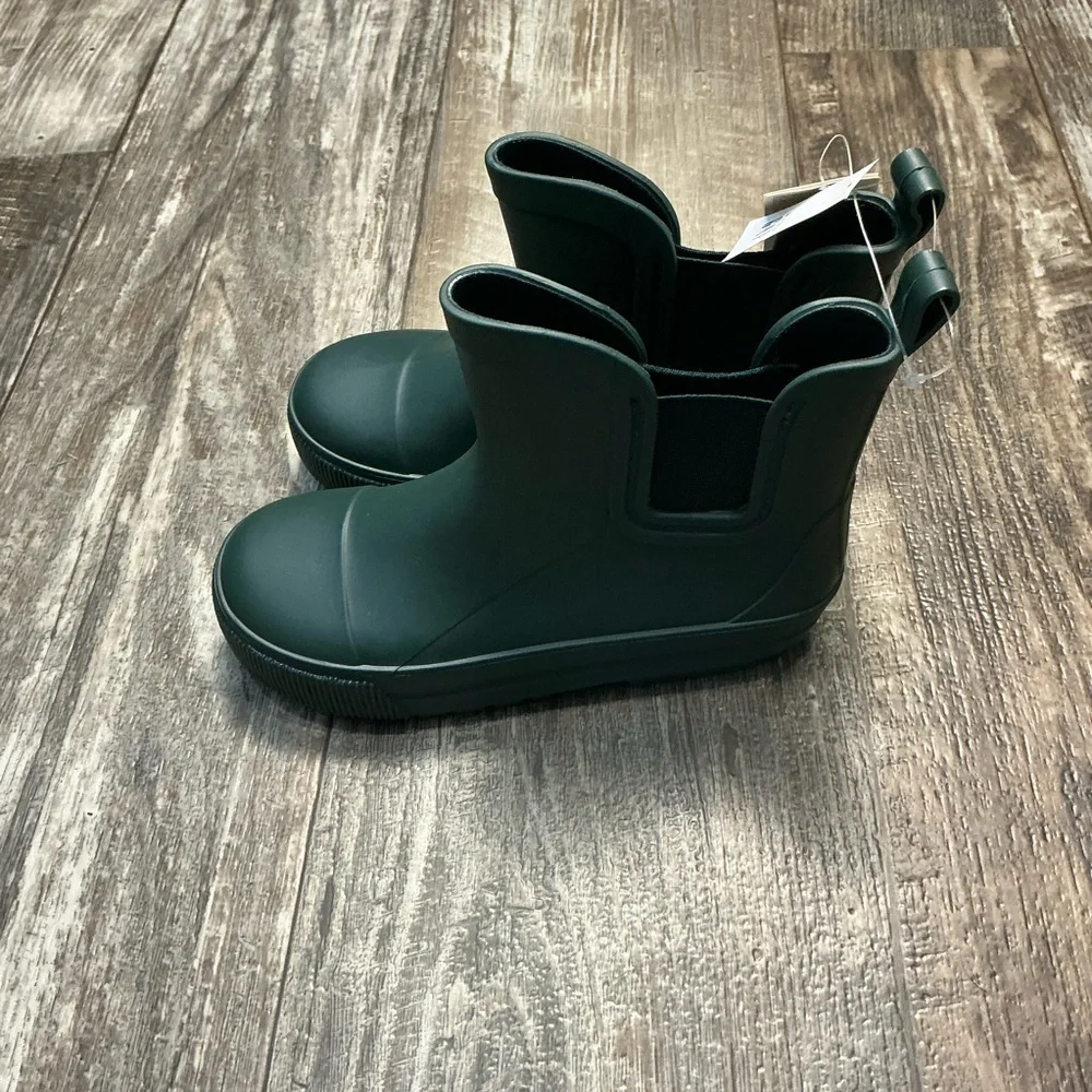 Kids Waterproof Chelsea Rain Boots in Dark Green Size 9/10